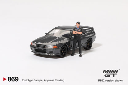 Mini GT Nissan Skyline GT-R (R32) Gunmetal W Matsuda Figure Tsugio Matsuda Collection MGT00869 1/64 Diecast