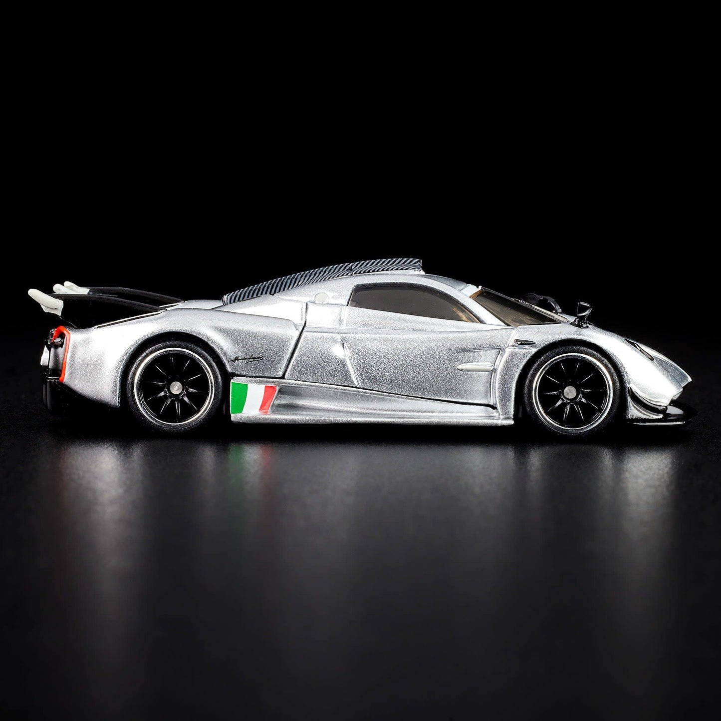 [Pre-Order] Hot Wheels Pagani 21 Huayra R Pearl Silver 2025 RLC 1/64 Diecast