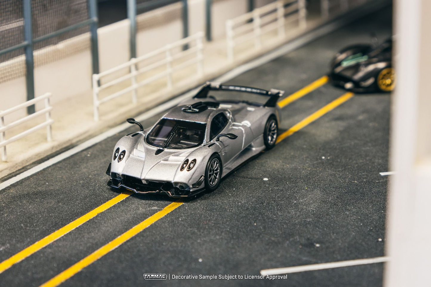 Tarmac Works Pagani Huayra R Satin Silver T64G-TL035-SL 1/64 Diecast
