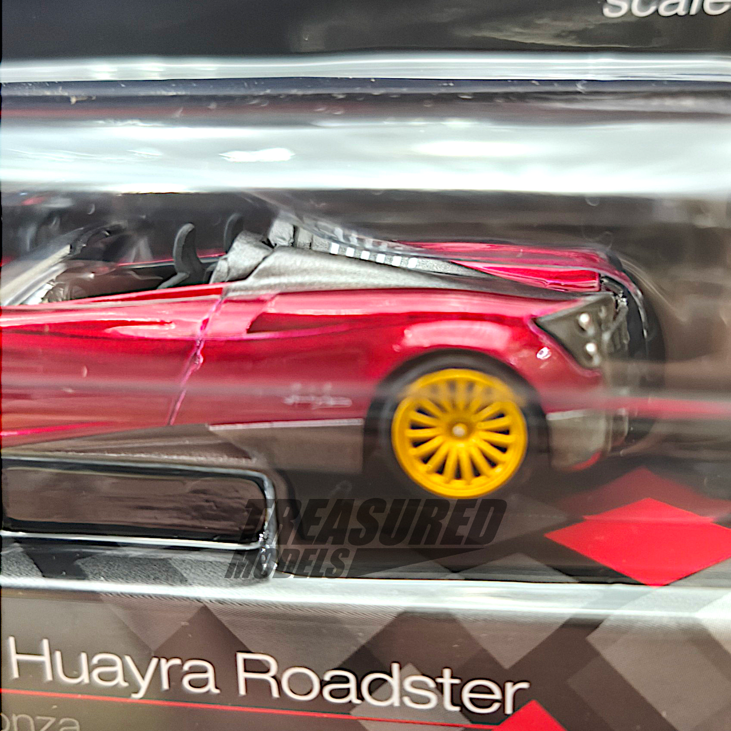 Mini GT Pagani Huayra Roadster Rosso Monza Blister Packaging MGT00050 1/64 Diecast