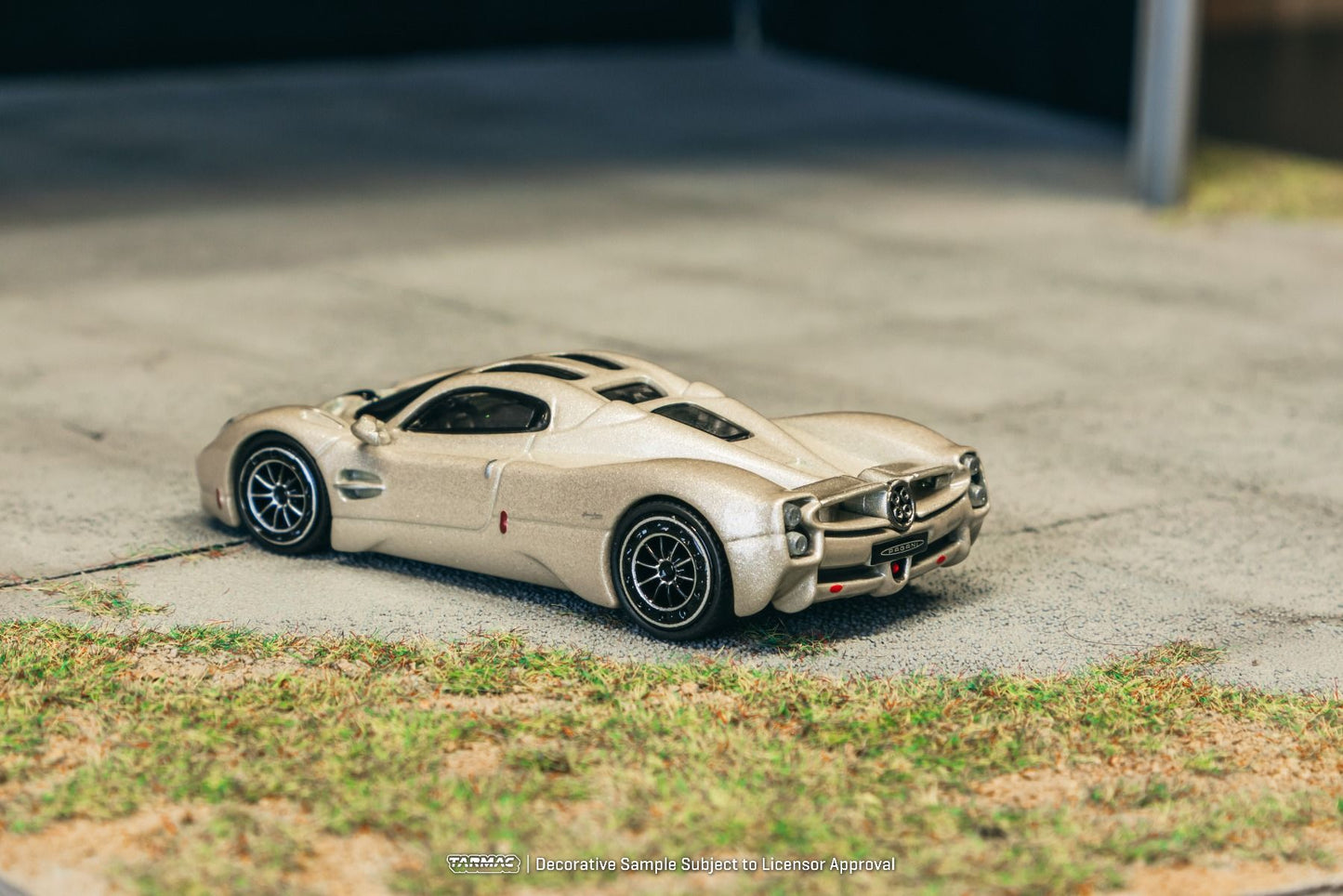Tarmac Works Pagani Utopia Rinascimento T64G-TL055-BI 1/64 Diecast