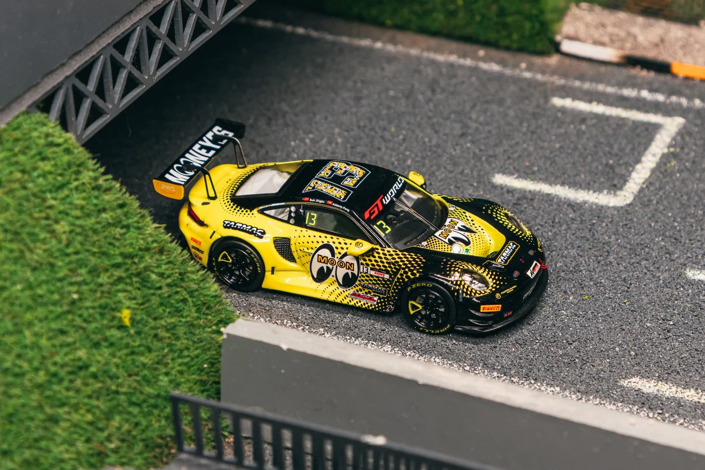 Tarmac Works Porsche 911 GT3 R GT World Challenge Asia 2025 Phantom Global Racing #13 with Tarmac Cards T64-084-25FUJ13 1/64 Diecast