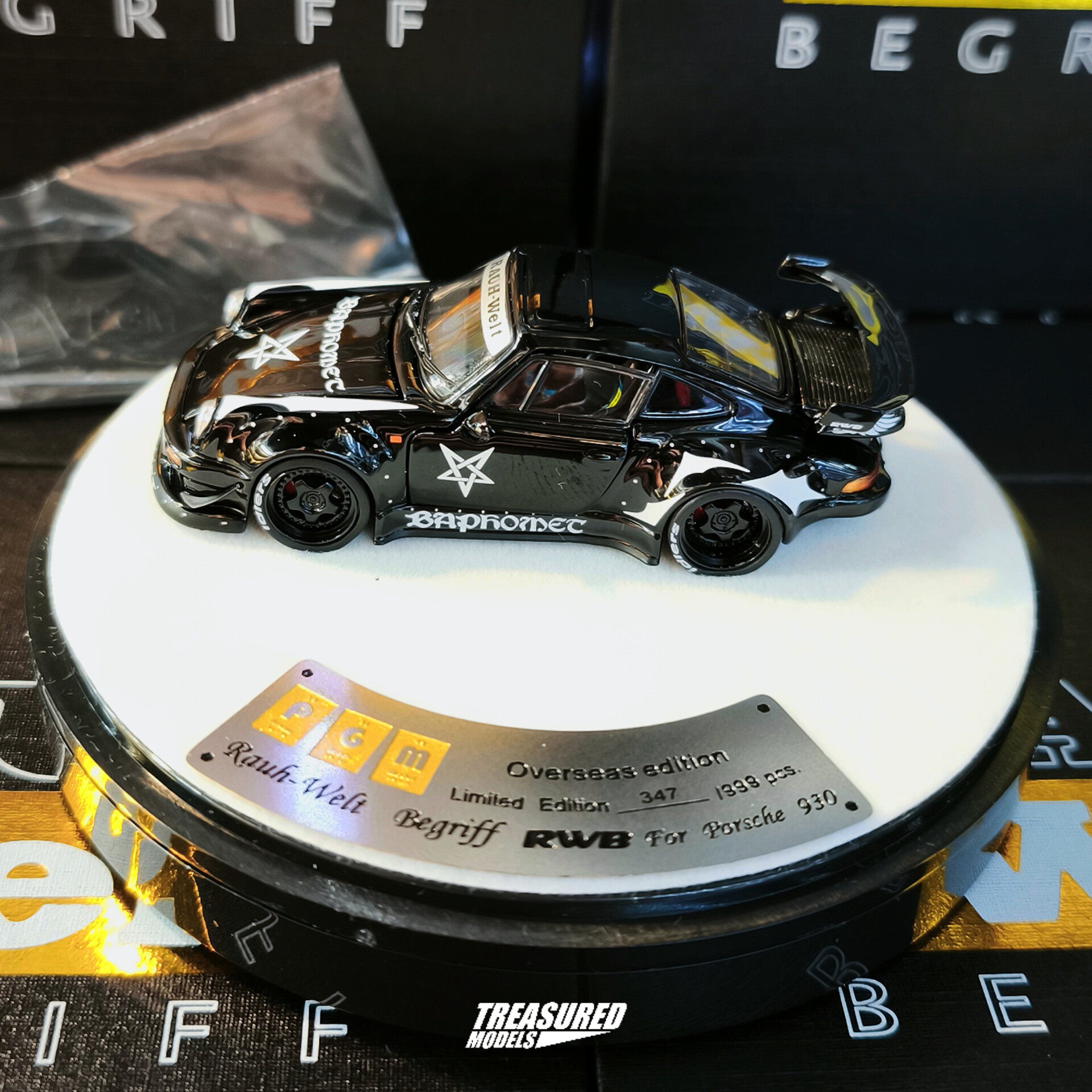 PGM Porsche RWB 930 Baphomet Demon Luxury Version PGM640210 1/64