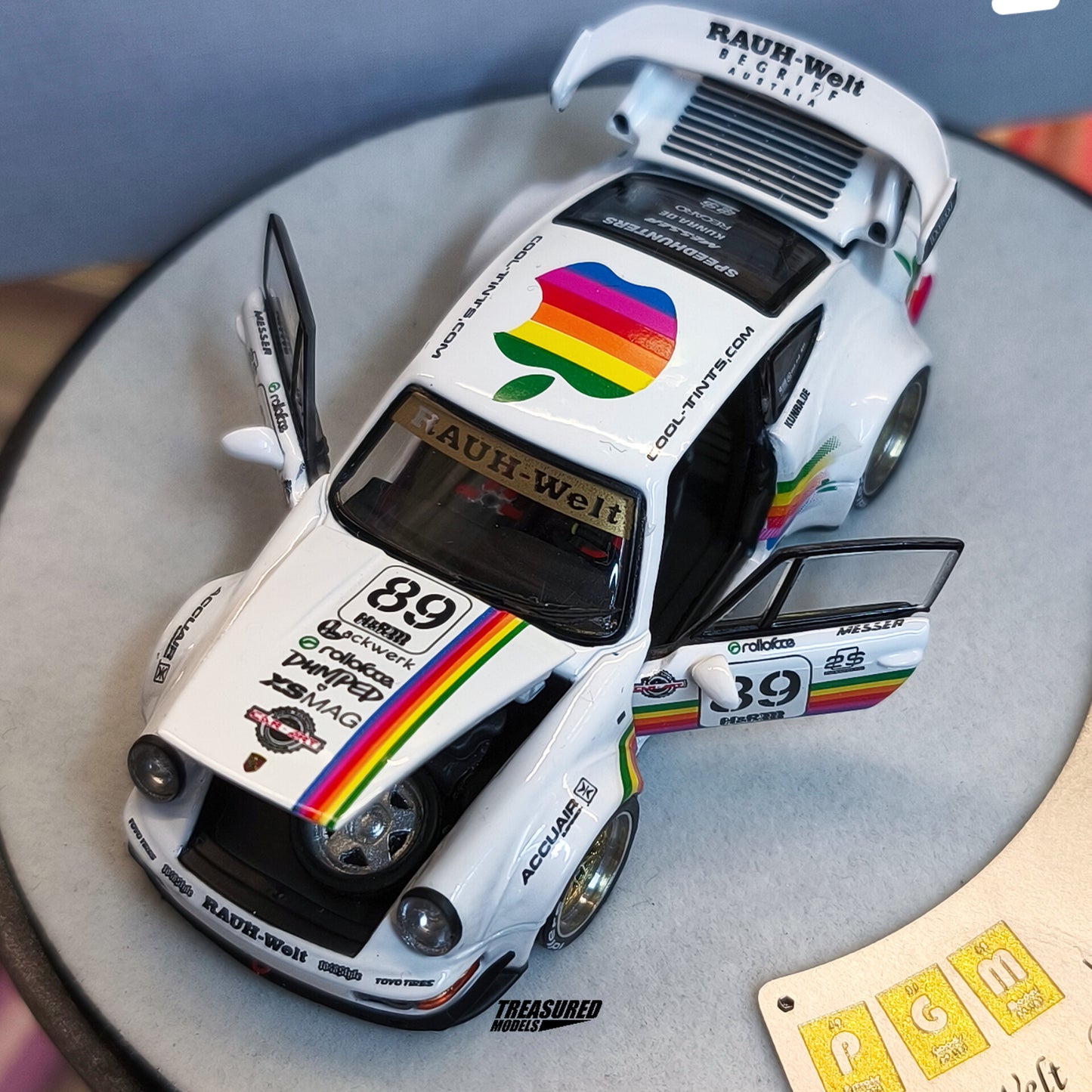 PGM RWB 964 Apple White Deluxe Edition PGM640010 1/64 Diecast