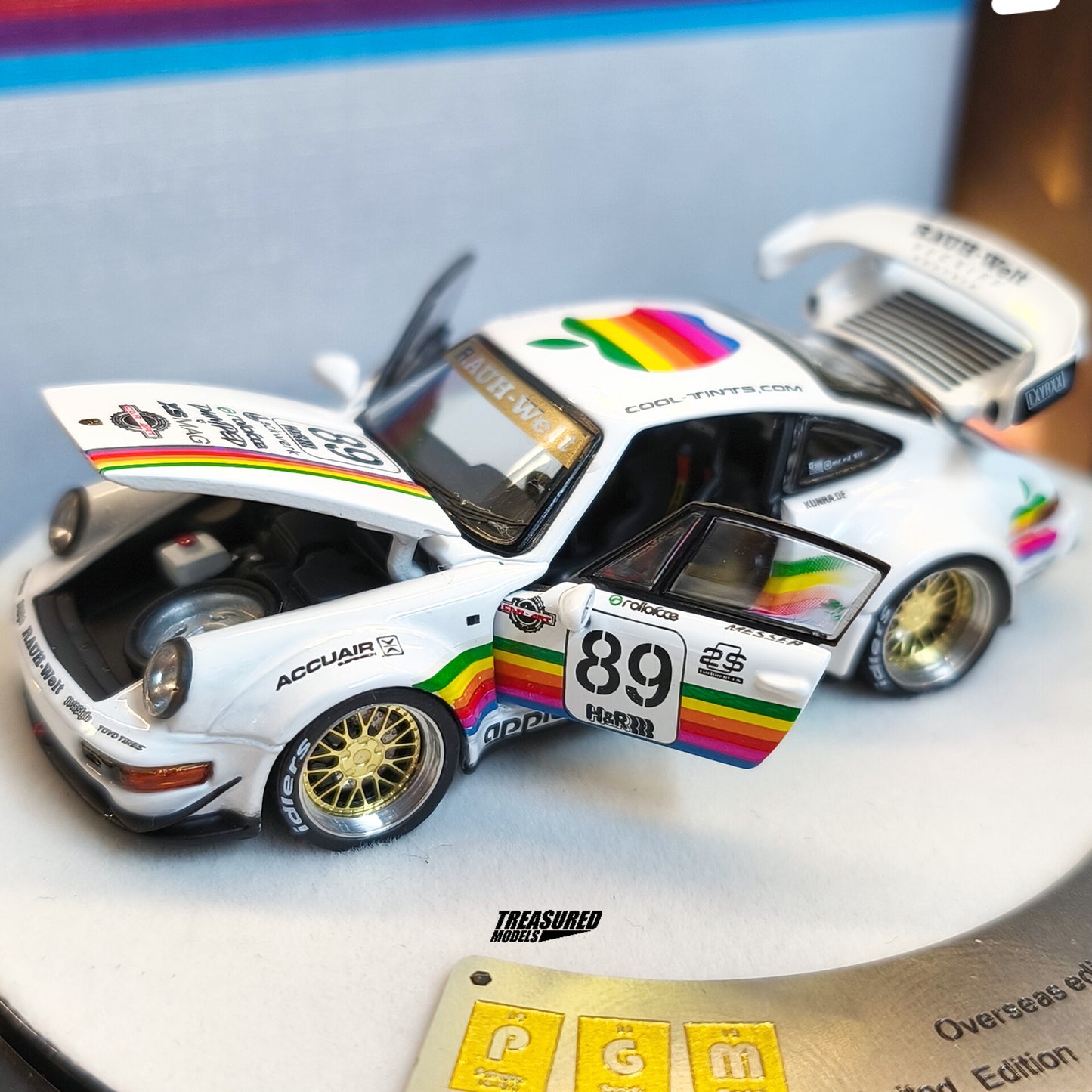 PGM RWB 964 Apple White Deluxe Edition PGM640010 1/64 Diecast