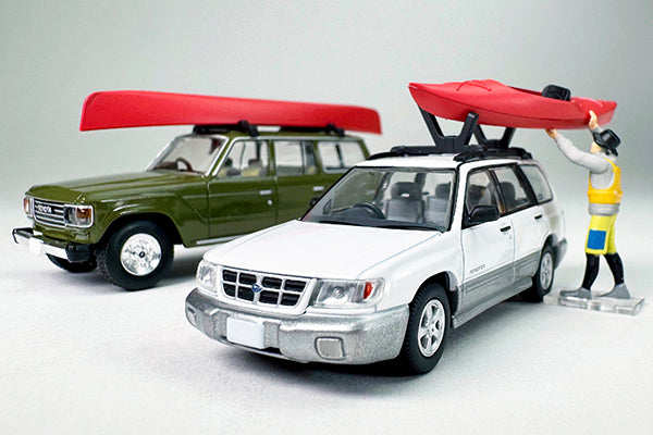 TomyTEC Tomica Limited Vintage NEO Subaru Forester Custom Specification White Silver w Kayak and Figure LV-N328b 1/64 Diecast