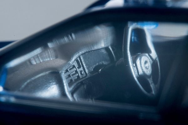 TomyTec Tomica Limited Vintage Neo Toyota 1998 Chaser 2.5 Tourer V Blue LV-N224e 1/64 Diecast