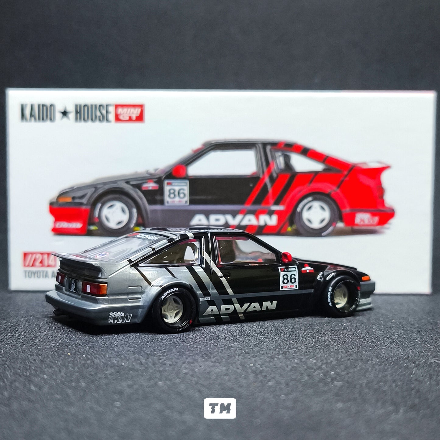 CHASE! Kaido House Toyota AE86 Sprinter Trueno Kaido Advan KHMG214 1/64 Diecast