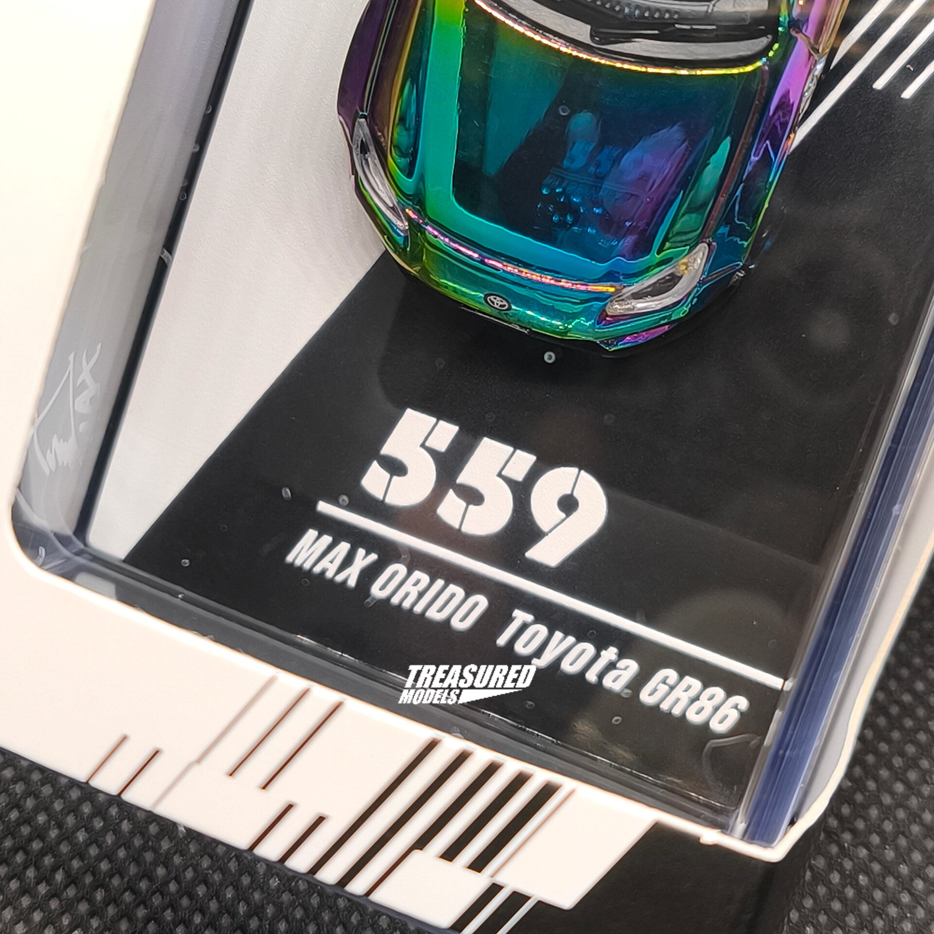 CHASE! Inno64 Toyota GR86 Max Orido Chameleon Chrome TAS2026 Event