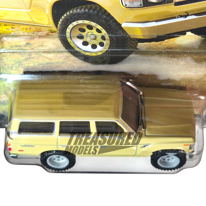 Hot Wheels Toyota Land Cruiser FJ60 Tan 2023 Premium Fast & Furious 1/64 Die Cast