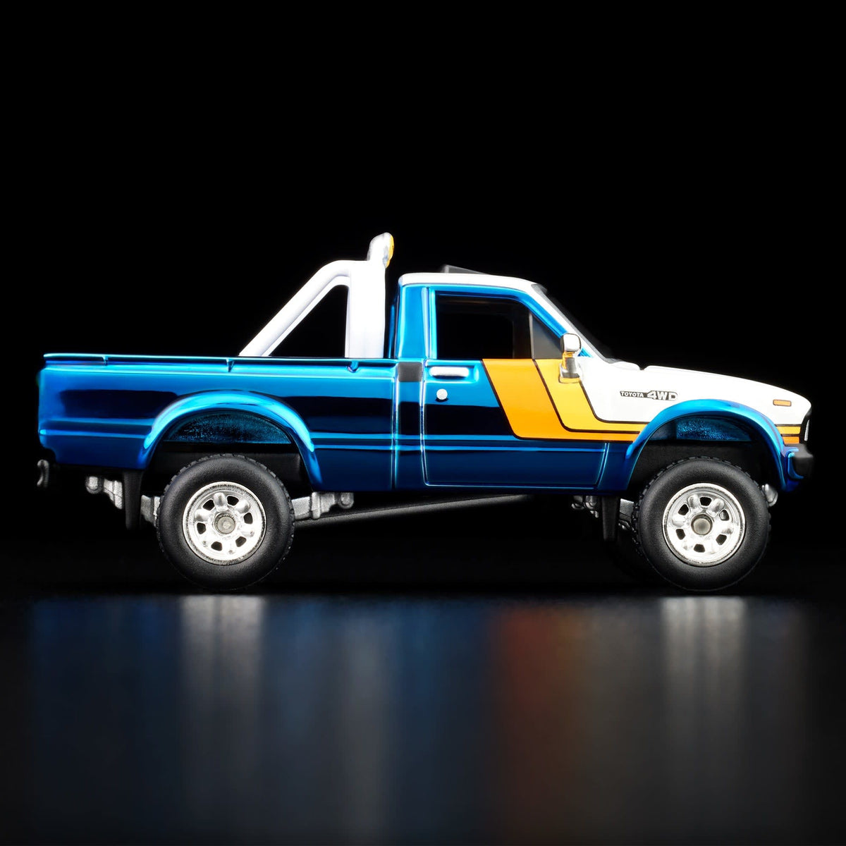 HOT WHEELS Toyota SR5 Hilux 4WD 1981 Spectraflame Ice Blue RLC 1/64 Diecast