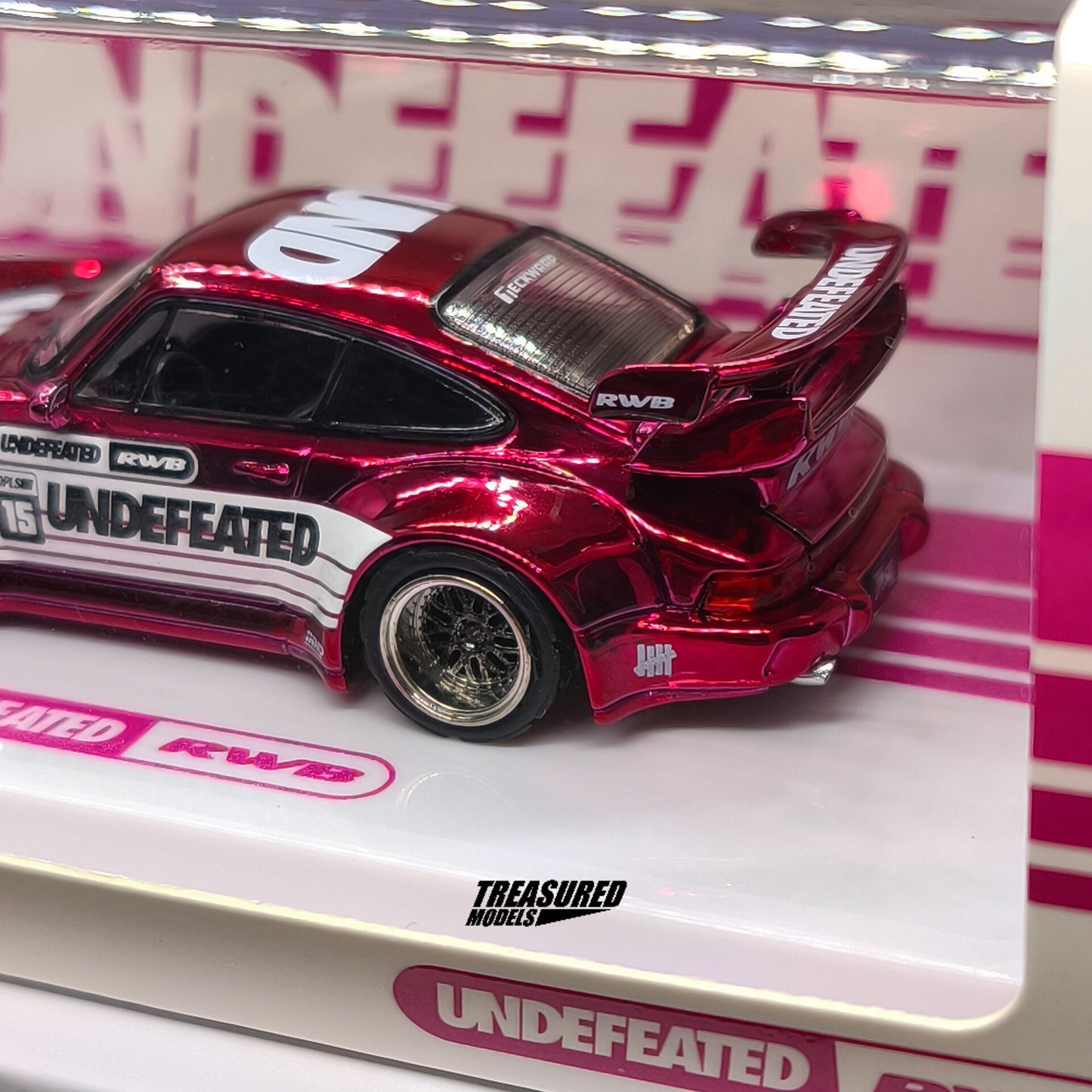 [TAS2026][CHASE] Inno64 Undefeated RWB DPLS Pink TAS2026 1/64 Diecast
