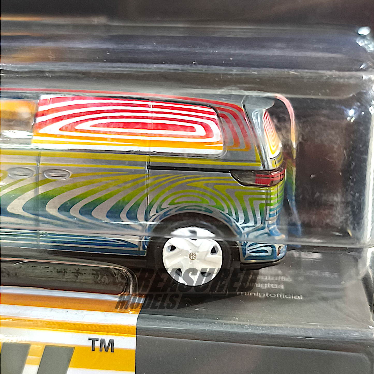 Mini GT CHASE Volkswagen ID.Buzz Prototype Rainbow MGT00899 1/64 Diecast
