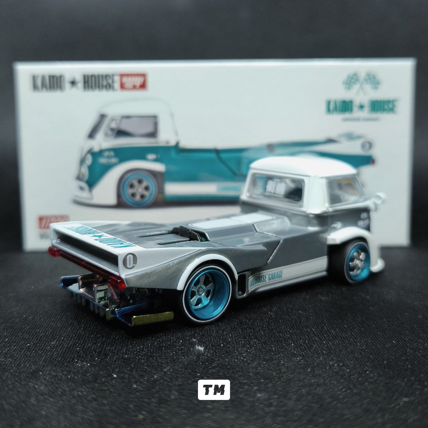 CHASE! Kaido House Volkswagen T1 Kaido Works V1 KHMG220 1/64 Diecast